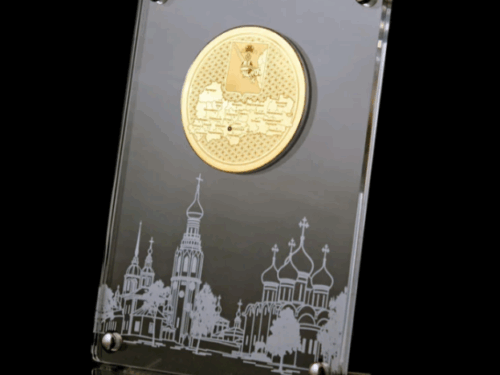 Корпоративный подарок, бизнес-сувенир медаль на подставке из стекла